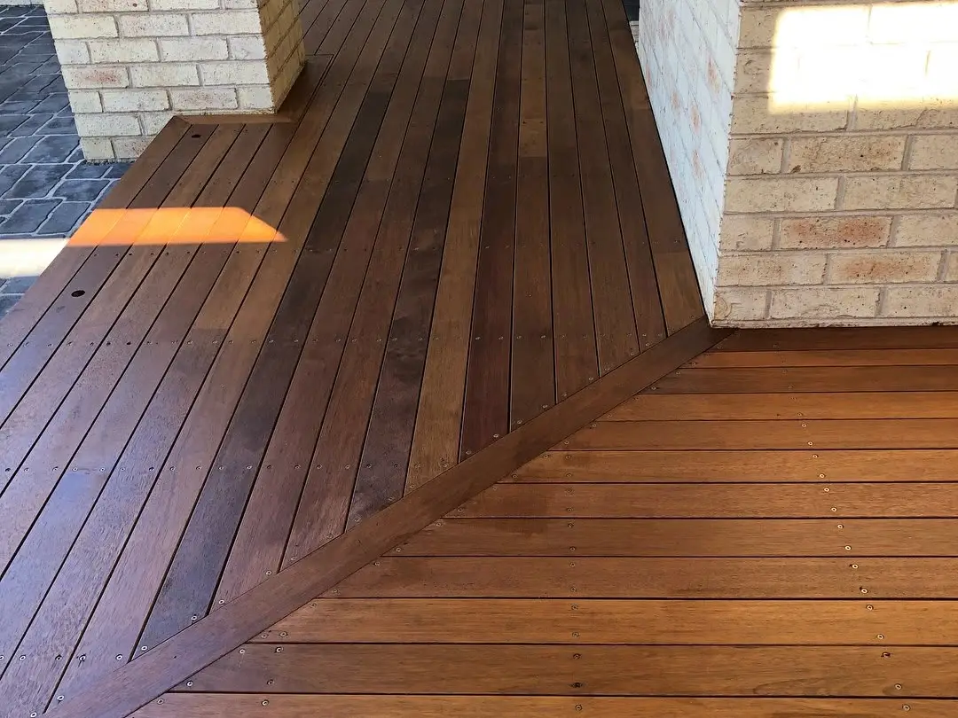 South Coast - Split-Level Deck & Mitred Border
